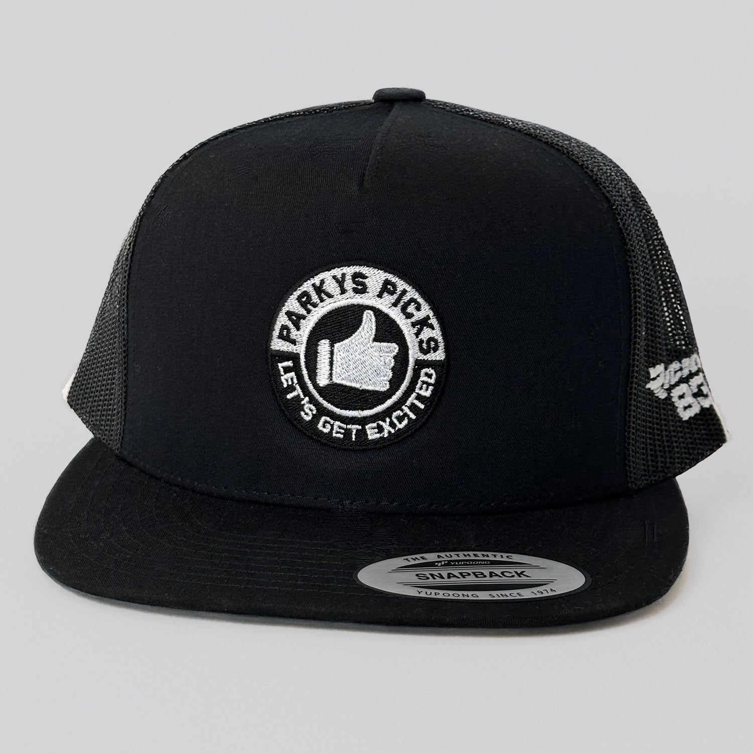 Black trucker cap 